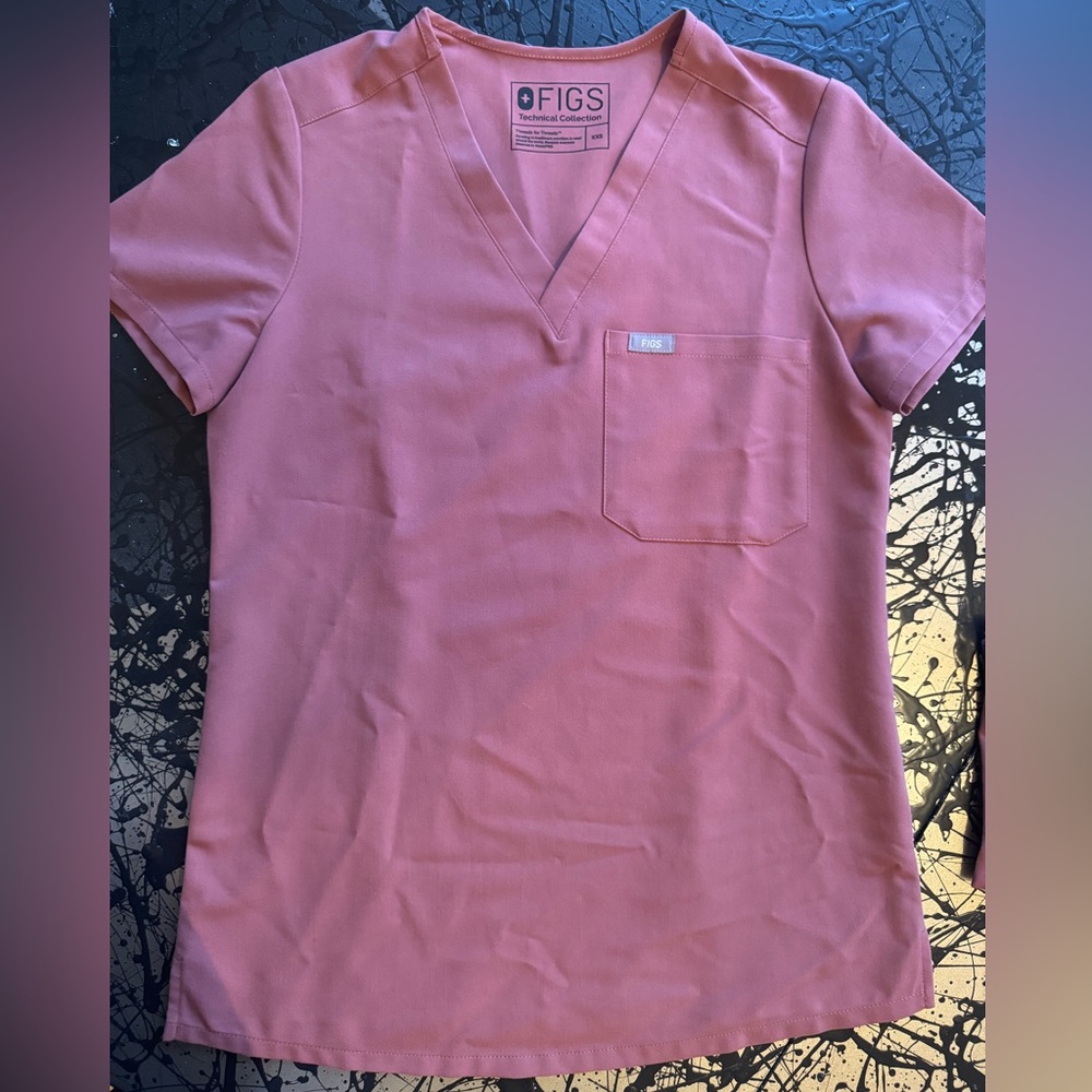 Mauve FIGS Catrina scrub top